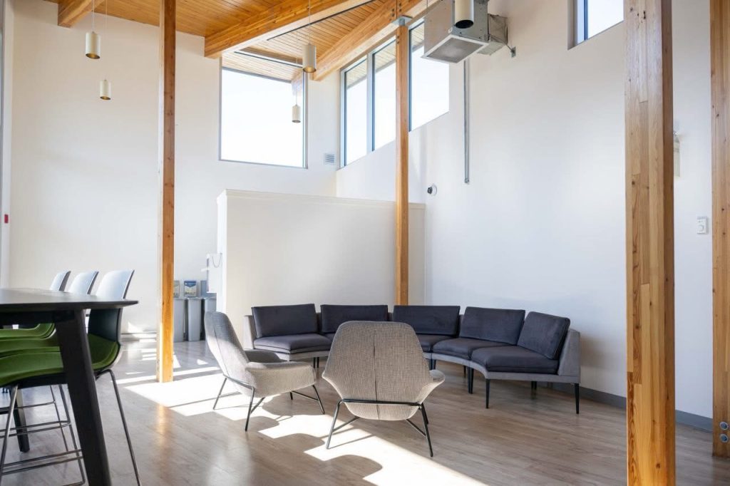 2026 加拿大 Capilano University 卡普蘭諾大學介紹|溫哥華公立大學指南|GLC鉅霖遊學