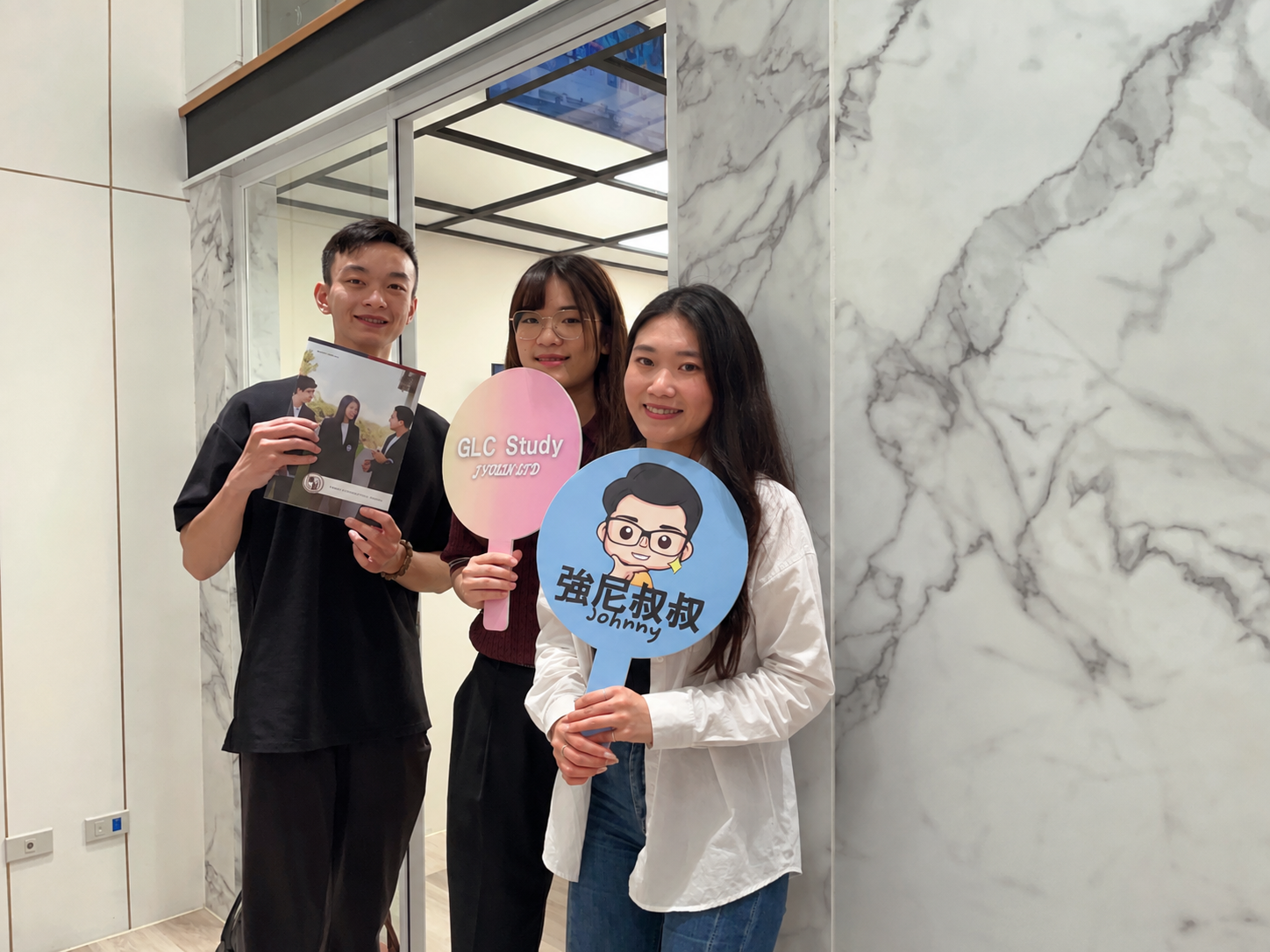 鉅霖加拿大學校官方合作夥伴