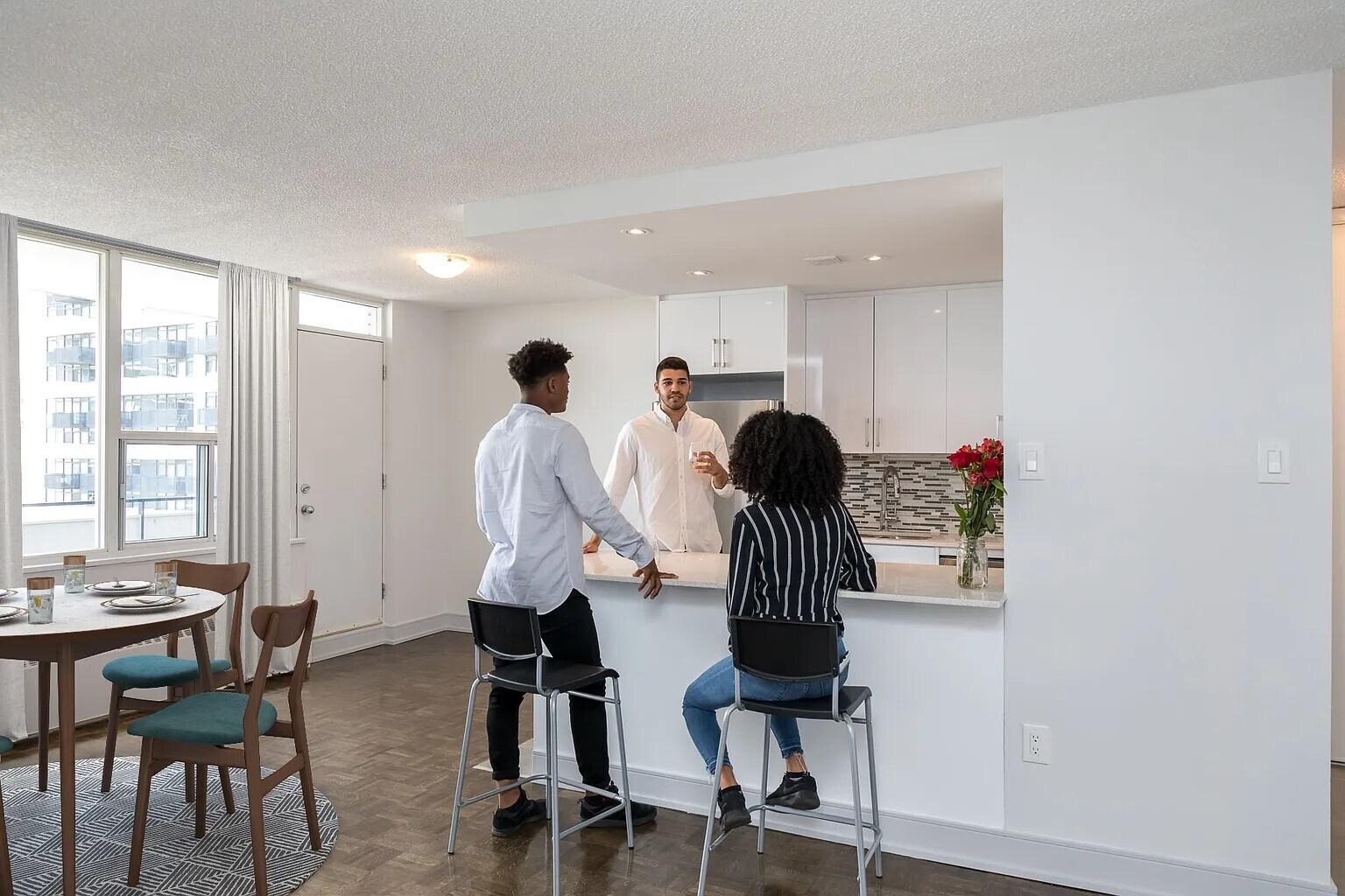 University of Toronto Shared Apartment House 多倫多校外合租