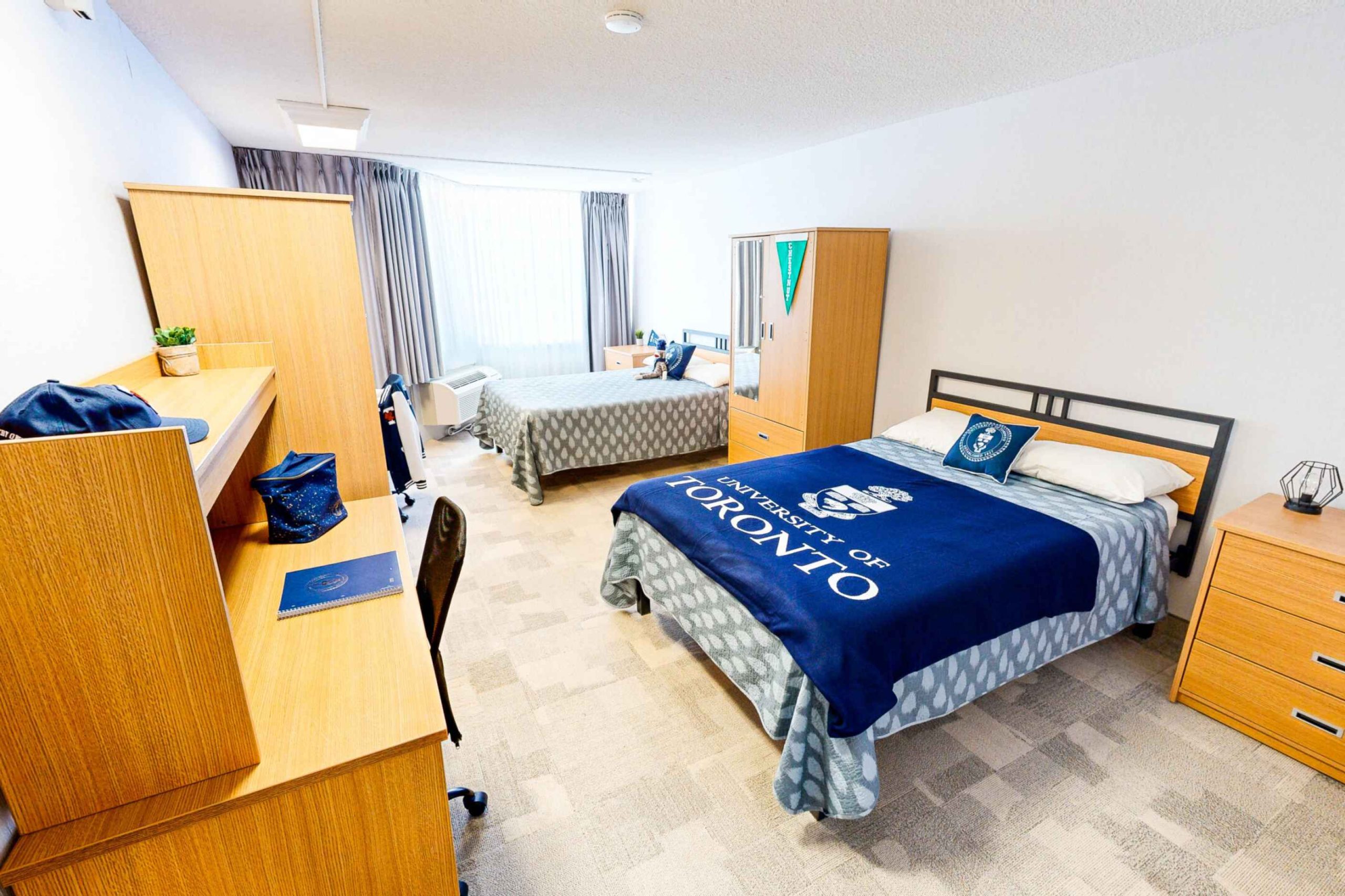 University of Toronto Student Residence 多倫多大學校內學生宿舍