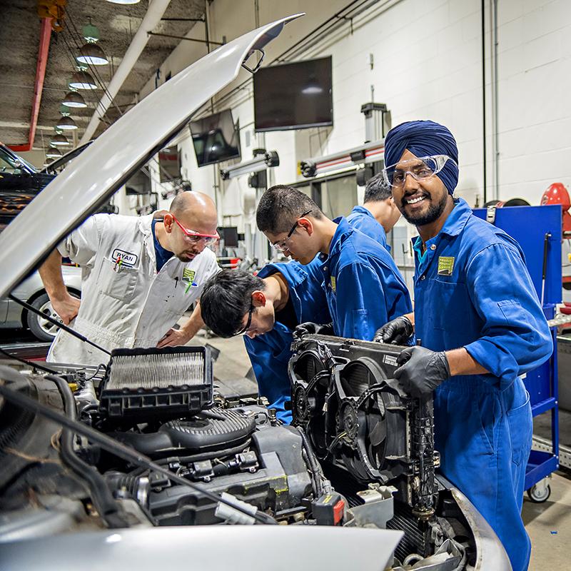 VCC Automotive and Skilled Trades 汽車技術與專業技職課程