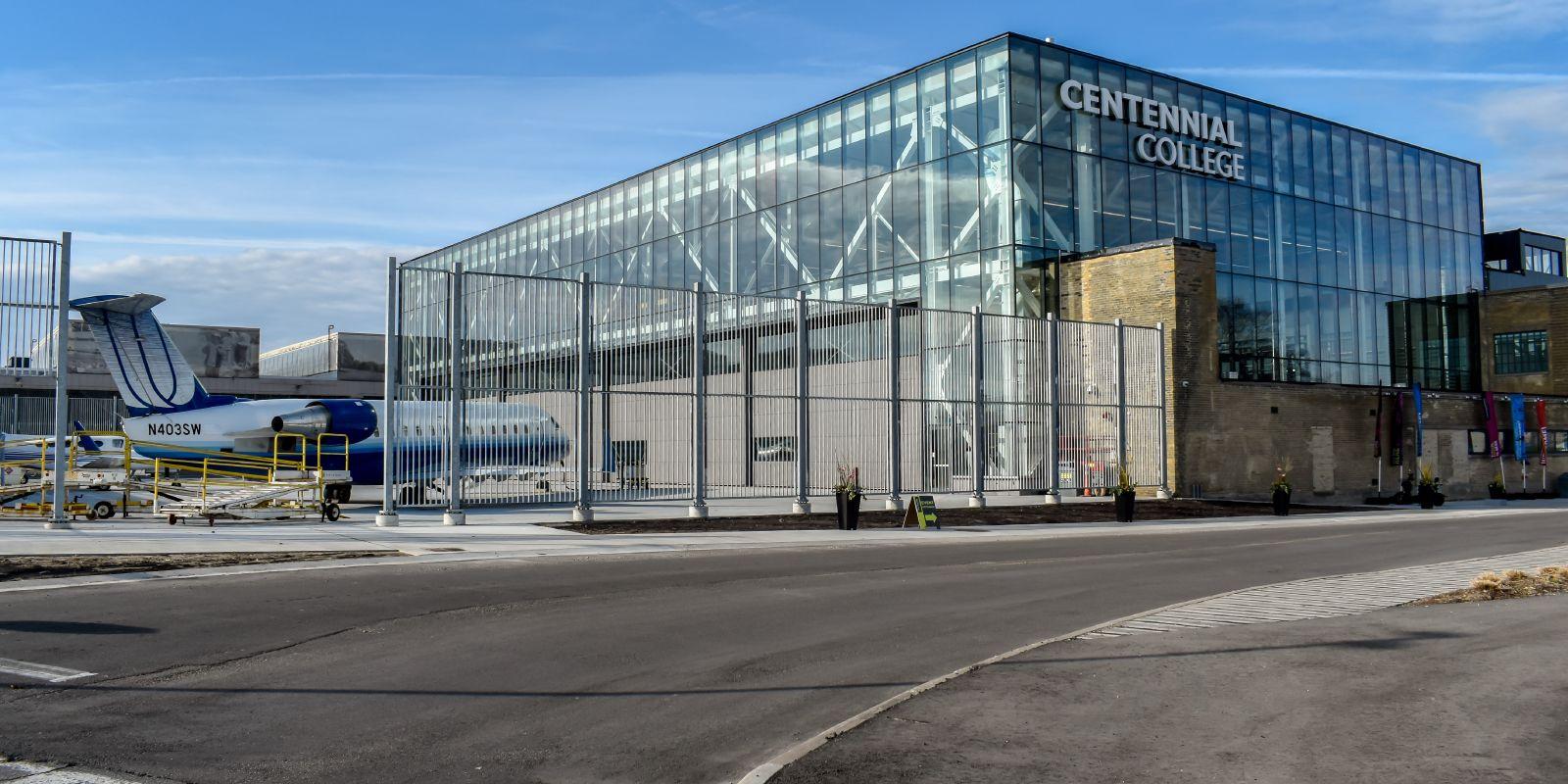 Centennial College 百年理工學院航空維修課程