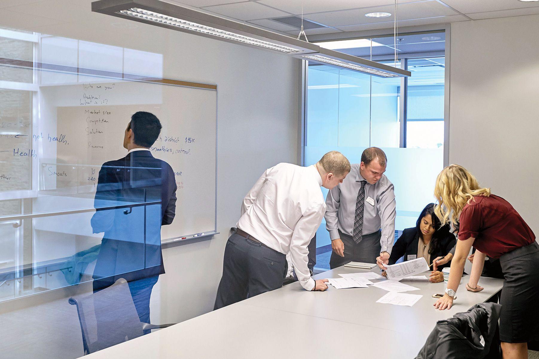 Management Consulting and Business Strategy 企業管理顧問與商業策略